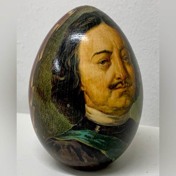 Vintage Soviet Era Russian Hand Painted Wooden Decorative Egg - Picture 3 of 16